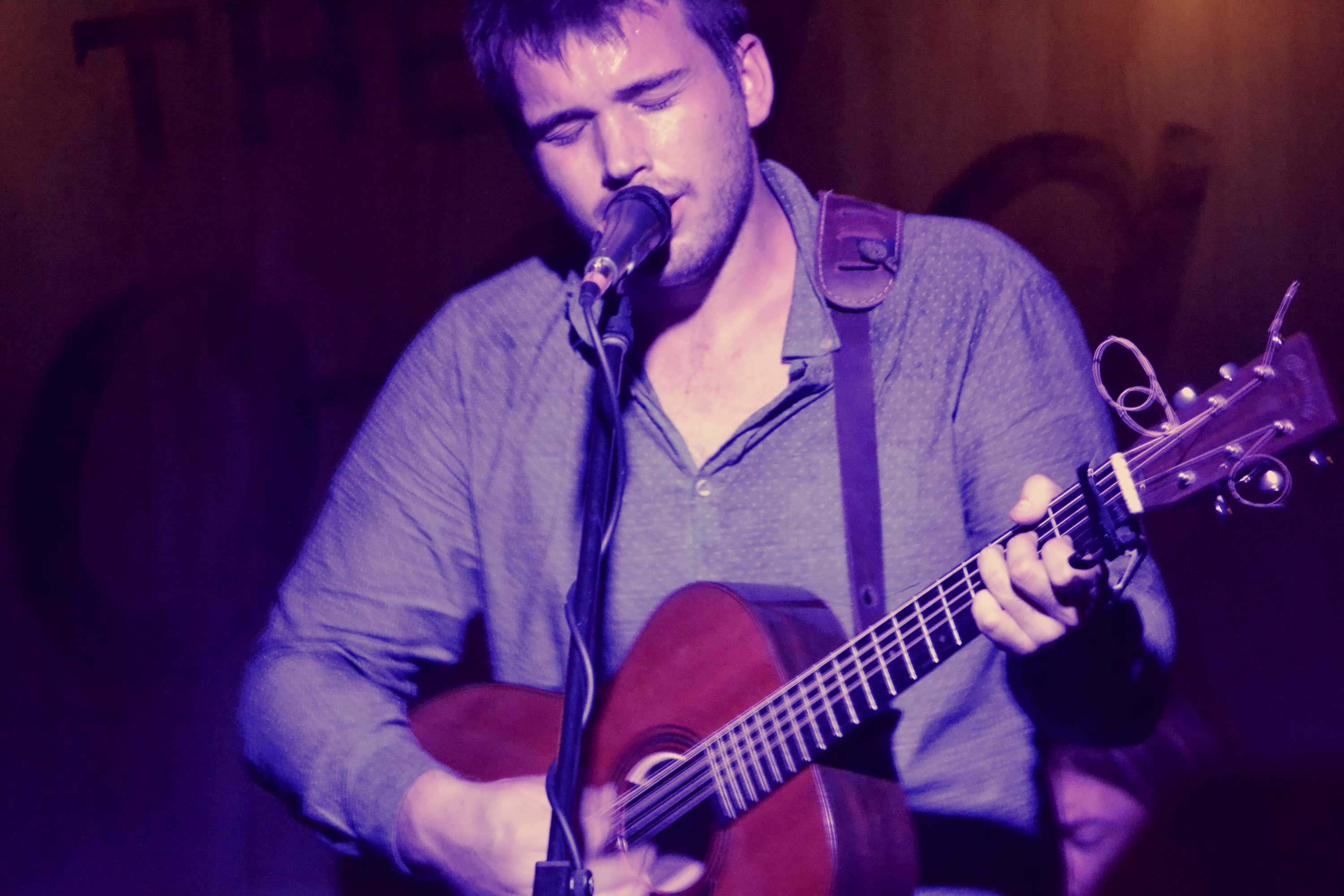 Joe Moore — Joe Moore – Singer, Songwriter and Pitt Street busker